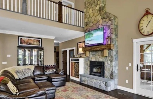 Bryant Pond House | Peaceful Mountain Oasis