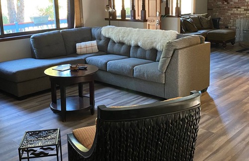 Apple Hill House | Peaceful mountain home- Minutes To Sly Park/Jenkinson Lake and Apple Hill