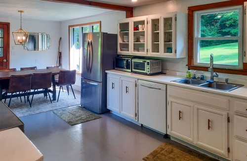 Bridgewater Corners House | Peaceful, mountain-view home with large deck, & grill - dog-friendly