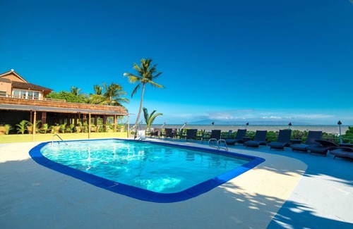 Kaunakakai House | Peaceful Nature Retreat in a Scenic Ocean Front Hotel | Free Parking