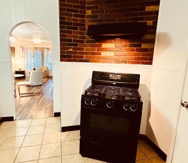 Buffalo House | Peaceful Nest 30 minutes away from Niagara Falls