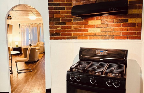 Cheektowaga House | Peaceful Nest.nSpacious 4-bedroom house in cool Buffalo with WiFi, AC