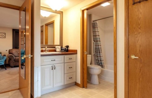 Racine Apartment | Peaceful Oasis 3BR w/ Garden, Steps to Beach & Zoo