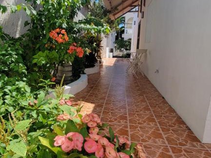 La Gloria House | Peaceful ocean view, private courtyard. Casa Indie