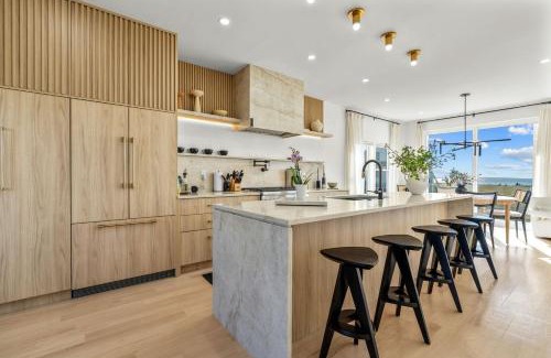 Cataumet Villa | Peaceful Oceanfront Villa in Bourne, Massachusetts