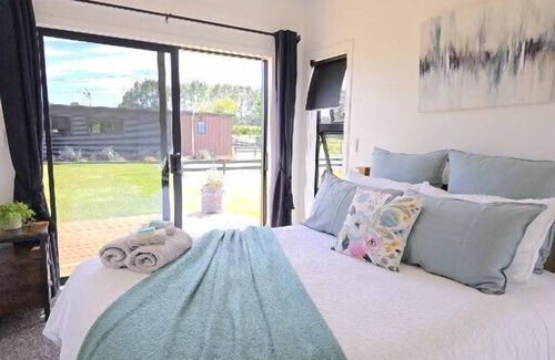 Stratford House | Peaceful On Pembroke - Your home away from home with stunning mountain view