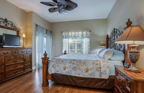 Fort Myers House | Peaceful Palms