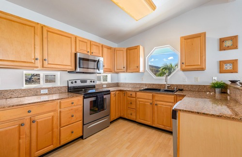 Kona Paradise House | Peaceful Paradise: Oceanfront Views - Steps from Pebble Beach
