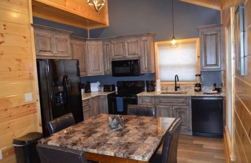 Tellico Plains House | Peaceful Pearl Bear Home - Field Trails and Fishing Nearby