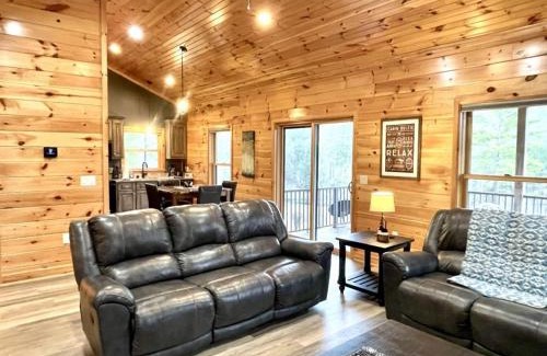 Tellico Plains House | Peaceful Pearl Bear Home - Field Trails and Fishing Nearby