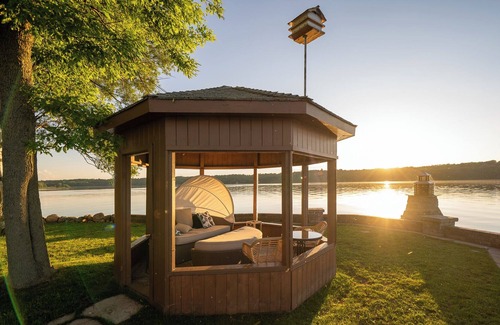Prince Edward Cottage | Peaceful Peninsula: Private Waterfront Oasis (Pet Friendly!)