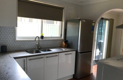 Kingswood House | Peaceful Peppermint - pet friendly family home