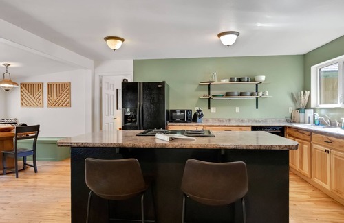 La Pine Cottage | "Peaceful Pine Cottage" on 2+acres - Close to Ski Resorts!