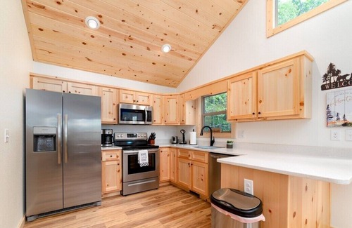 Murphy Cabin | Peaceful Pines Cabin