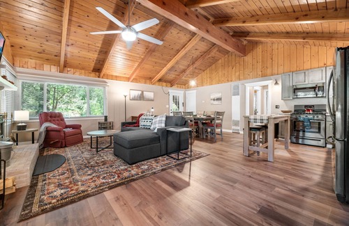 Upper Moonridge House | Peaceful Pines Panorama - Game Room, Air Hockey, Ping Pong, Fireplace