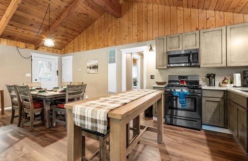 Upper Moonridge House | Peaceful Pines Panorama - Game Room, Air Hockey, Ping Pong, Fireplace