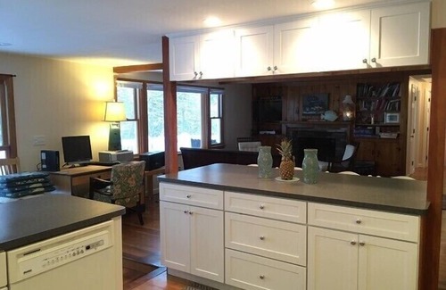 Harwich House | Peaceful Pond Front Getaway