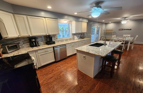 Cheboygan House | Peaceful & private Mullett Lake haven