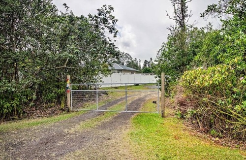 Keaau Apartment | Peaceful Private Studio with Soaking Tub, TV & WIFI
