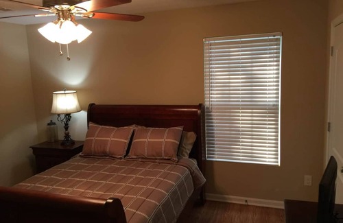 Elizabethtown Apartment | Peaceful Private and Safe 1 bedroom Elizabethtown apartment