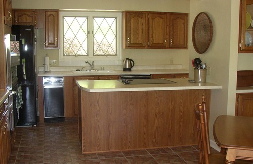 Cadiz House | PEACEFUL QUIET PRIVATE FAMILY-FRIENDLY EASY WALK/DRIVE TO OUR LARGE PRIVATE DOCK