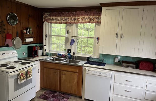 Franklin House | Peaceful, relaxing, lakefront getaway