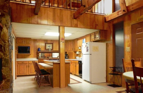 Otto Cabin | Peaceful, Restful, and Reasonable
