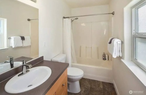 Ferndale House | Peaceful retreat 10 mi to beach and border. Pet friendly.
