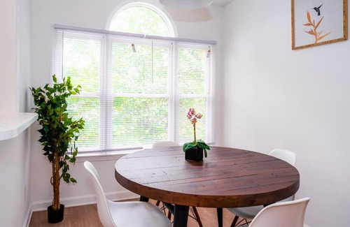 Durham Apartment | Peaceful Retreat 1BR with Parking
