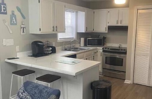 Thomasville House | Peaceful retreat- 6 miles from HP Furniture Market
