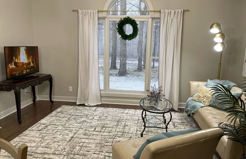 Shaftsburg House | Peaceful Retreat at the Estate and Williamston near MSU