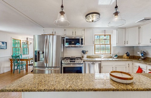 South Dennis House | Peaceful Retreat: dog friendly, close to beaches & town; yard w/patio&firepit