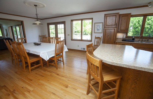 Northeast Michigan House | Peaceful Retreat for Families/Couples/Groups - All Sports Lake w/Kayaks & SUP's