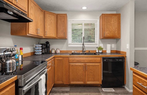 North Spokane House | Peaceful Retreat I Comfy & Spacious Home