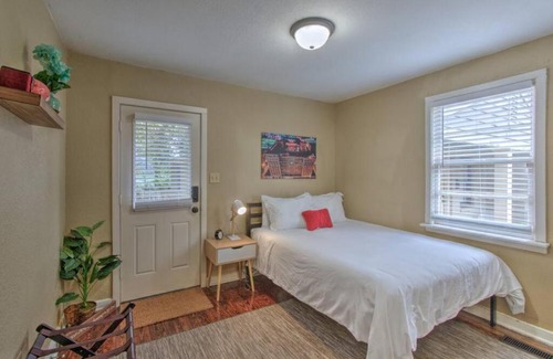 Midtown Apartment | Peaceful Retreat in Gated Midtown Community