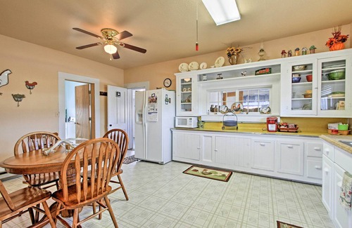 Tendoy House | Peaceful Retreat on 1 Acre w/Panoramic Mtn Views!