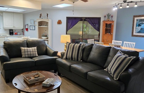 Summerplace House | Peaceful Retreat on the Treasure Coast. Come stay a week or months!
