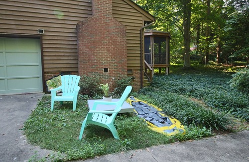 Fredericksburg House | Peaceful Retreat in Woods