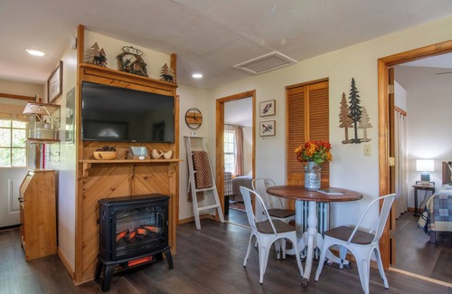 Sylva House | Peaceful Ridge Cabin, nestled in the picturesque landscapes of Sylva, North Carolina.