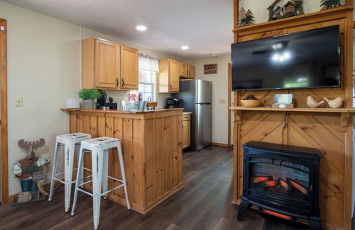Sylva House | Peaceful Ridge Cabin, nestled in the picturesque landscapes of Sylva, North Carolina.