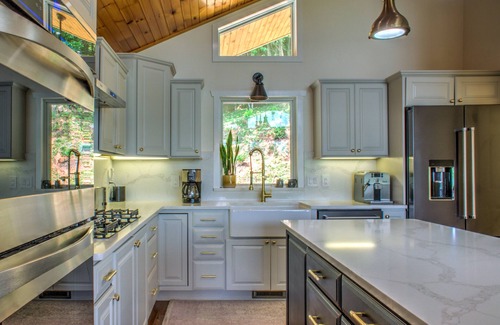 Waynesville House | Peaceful Rise | Hot Tub, EV Charger & Views⛰️ Near Waynesville + Biltmore Pass