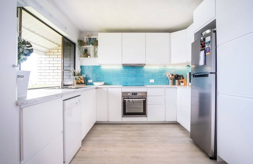 Maroochydore Apartment | Peaceful River Front Escape Short walk to Ocean St