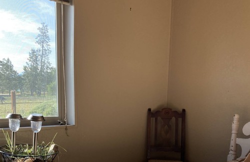 Eagle Point House | Peaceful Rural country setting Near Crater Lake, Rogue River, Mountains