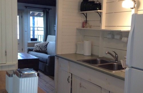Plymouth Cottage | Peaceful, Rustic Retreat, 25ft of Private Beach, 300 Acre Sandy Bottom Pond