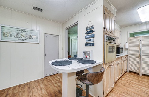 Lockesburg House | Peaceful Sanctuary - 1 Mi to Wildlife Refuge!
