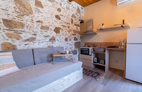 Livadia House | Peaceful, Seaview Plagia Room 1
