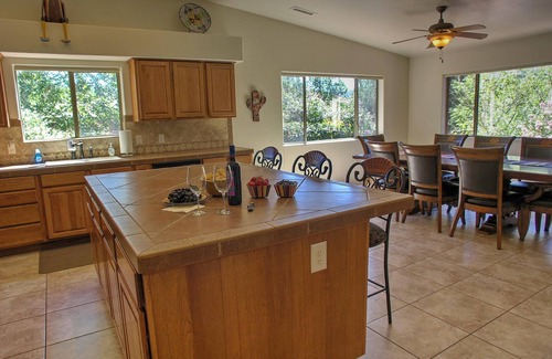 Oak Creek House | Peaceful Sedona Getaway with Private Hot Tub, Fully Fenced Yard, Dog Friendly.
