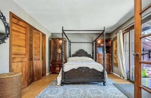 Kelseyville House | Peaceful setting on Kelsey creek ideal for artistic families.