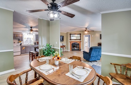 Six Mile House | Peaceful Six Mile Vacation Home w/Fire Pit
