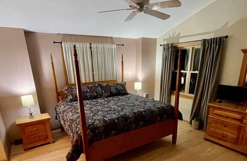 Saratoga Springs House | Peaceful Spacious Home - 7 miles from Racetrack, Downtown Saratoga